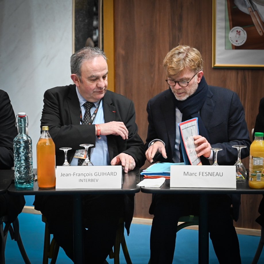 MFesneau's tweet image. Échanges constructifs au traditionnel petit-déjeuner @Interbev_fr avec les principaux responsables de la filière élevage. 

Après le lancement du plan de souveraineté sur l’élevage lundi, nous continuons, avec les filières, de travailler ensemble pour soutenir un secteur qui