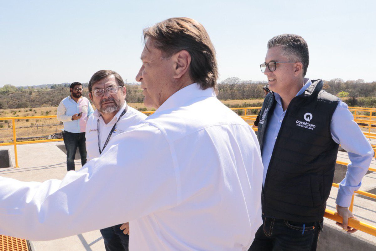 Me siento honrado de haber asistido a la puesta en marcha de la ampliación de la PTAR en Amealco de Bonfil. Gracias al apoyo de CONAGUA y al compromiso del gobernador Mauricio Kuri con el saneamiento y reúso del agua, esta obra de primer nivel beneficiará a la comunidad.