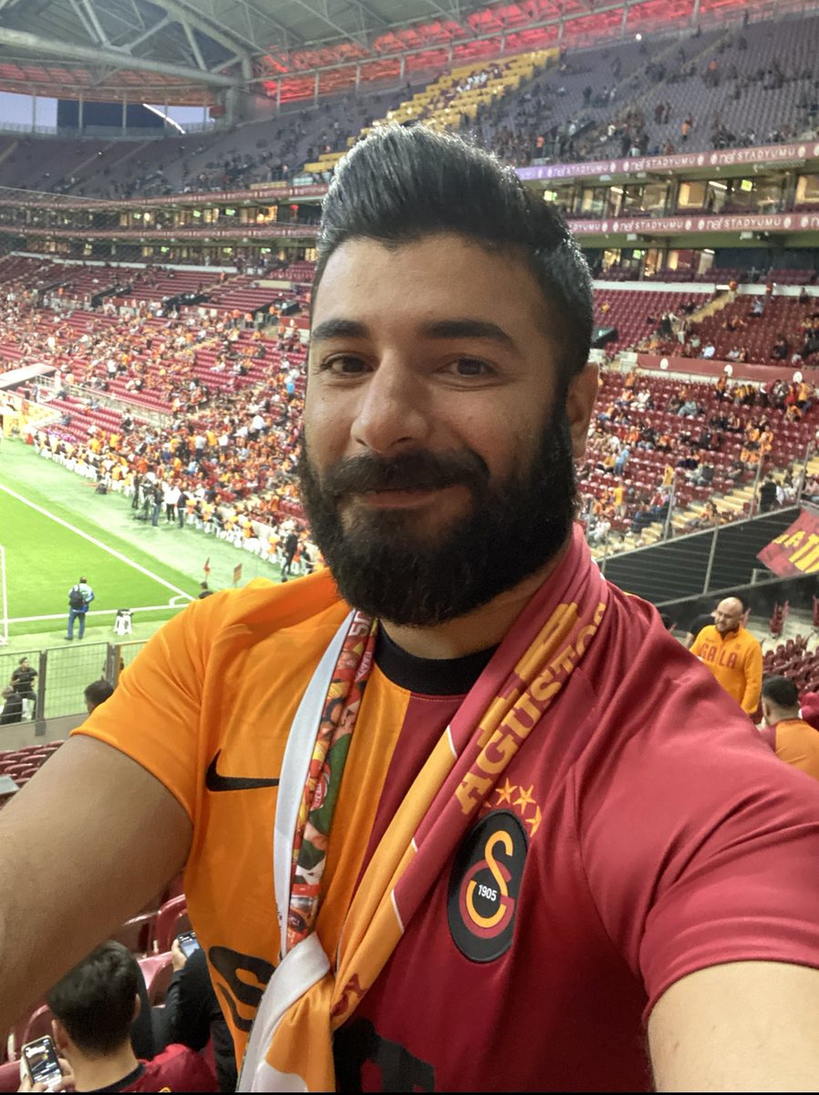 Yarın olmamız gereken yerde olacağız! #BugünGünlerdenGalatasaray 💛❤️