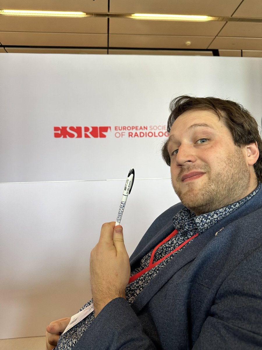 Sat next to <a href="/BigRadTom/">BigRadTom</a> who whips out his GOSH pen from UKIO 2023 #influencer