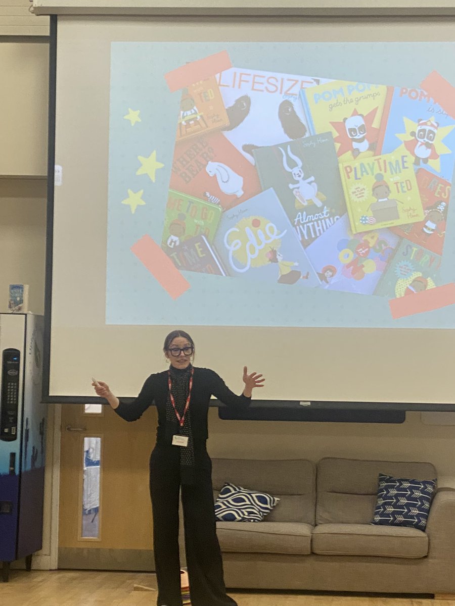 USLSchool's tweet image. What a wonderful day we’ve had! @sophyhenn is just brilliant! So much energy and so much fun! We loved having parents in to join in the fun 
Thank you so much Sophy, come and see us again soon 📚🐼🦖👵🏻🦸‍♀️#USLliteraturefestival #authorsrock #readingcommunity