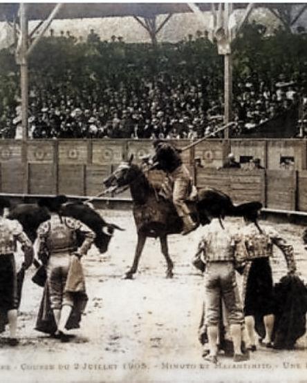 Tal día como hoy en Madrid el 28 de febrero de 1906 fallece el varilarguero 

José Bayard Cortés "Badila"

Fue también rejoneador y puso banderillas a pie y encaramado en su montura.