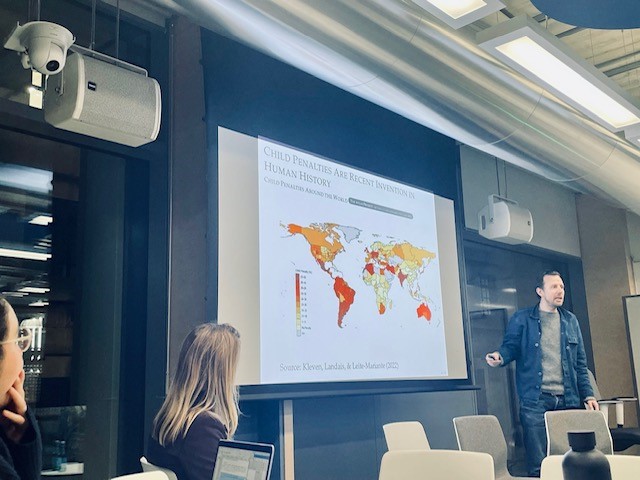 At the @CEP_LSE ⁩ Women Work & Economics event @landais_camille shares the child penalty atlas.
'Parental leave & childcare are not enough (to resolve inequality) because they have marginal effects without undermining the underlying gender norms' #motherhoodpenalty #childpenalty