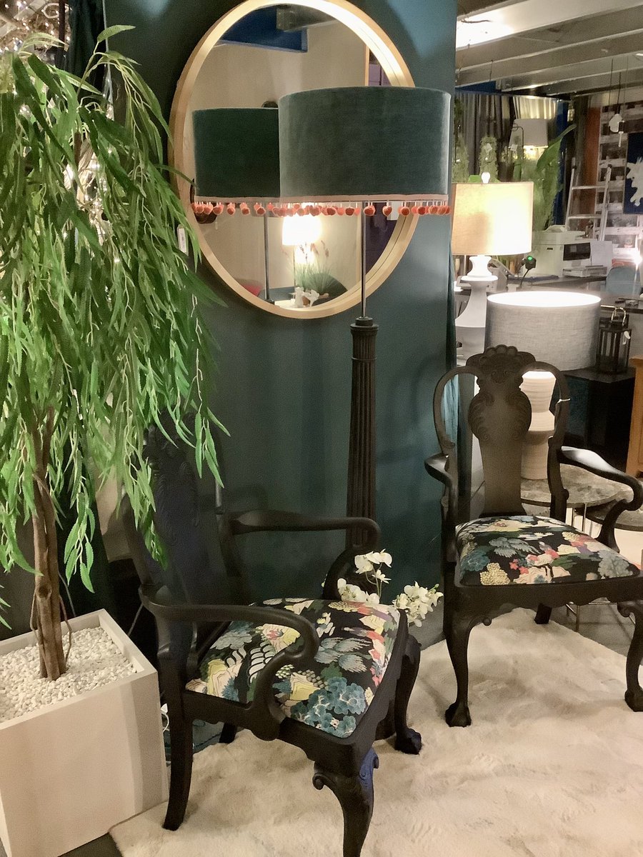 ScrtMsgs's tweet image. Bespoke Black Pillar Floor Lamp with Quirky Shade &amp;amp; Cable
Available from our Retail Showroom or website 
scrtmsgs.com
#floorlamp #floorlight #homedecor #homeinterior #homestyling #interiordesign #london #buckingham #showhome #newbuild #propertydevelopment