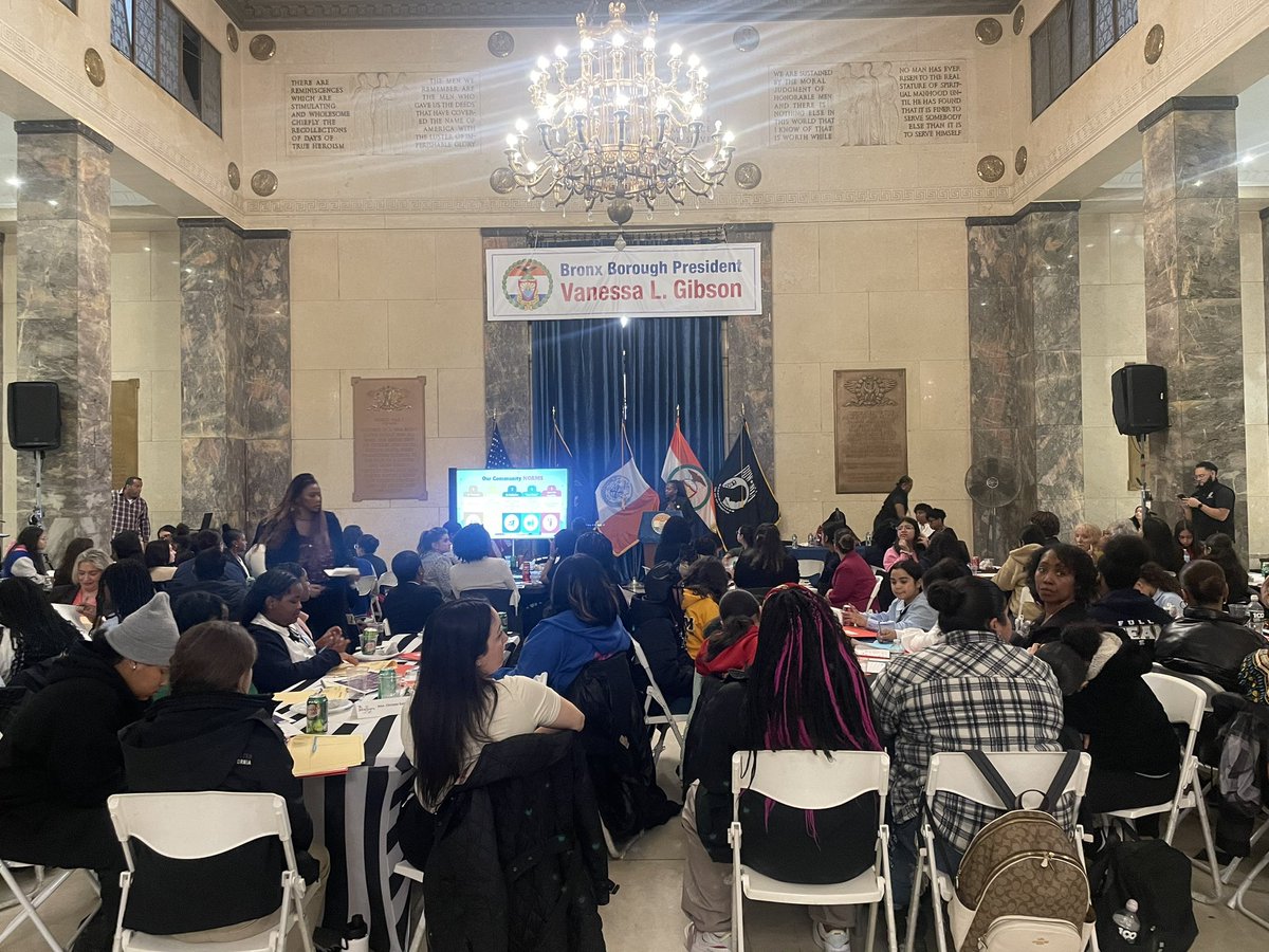 Happening now! Amazing MSK event in District 8 at the Bronx Court House. Shout out to all the amazing ladies, especially Deputy Superintendent Munce, for making this happen. @DOEChancellor @NYCSchools @D8Connect