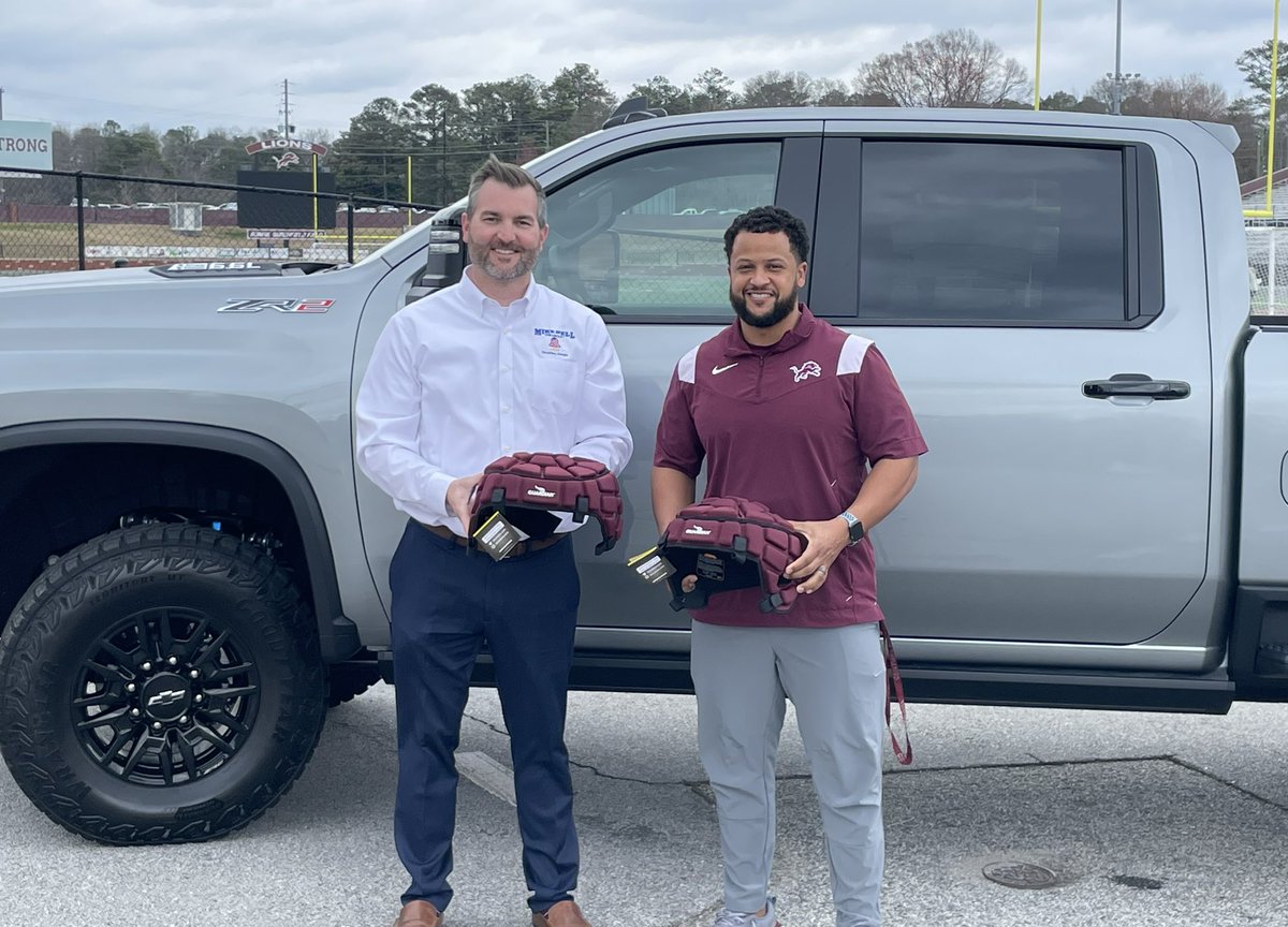 We appreciate Mike Bell Chevrolet for providing our program with 100 New Guardian Caps! @GuardianCapsAL Go Lions! 🧱