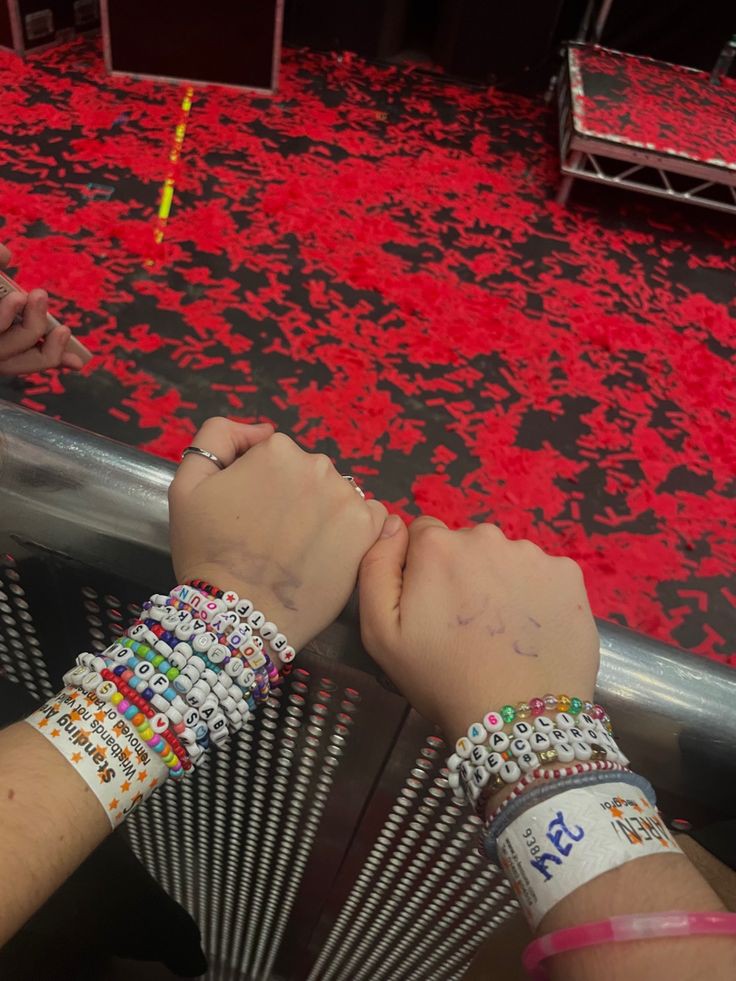 LouisT91ARG's tweet photo. Lo que las chicas quieren:

#LouisEnVelez https://t.co/7mtrQdfMrs