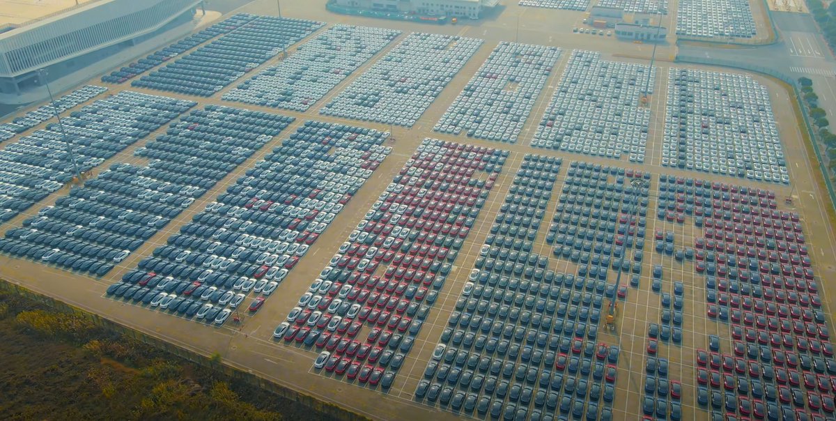 Tesla's fleet of 5.5 million vehicle drives on average 1,667 miles per second. That's over 52 billion miles per year, and growing.

Tesla adds (delivers) over 5,200 vehicles to its fleet every day.

(pic from @bentv_sh)