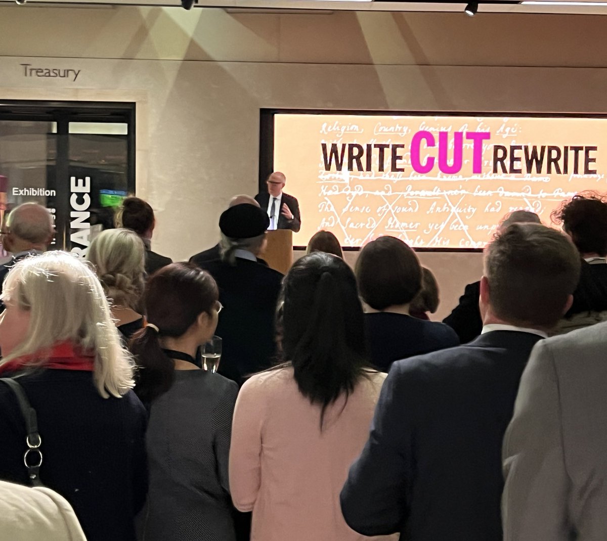 bodleianlibs's tweet photo. “Sometimes these literary treasures are not beautiful… they don’t hold you in their immediate grip like a medieval manuscript. But concentrate on the scribbles and that will repay multiple-fold!”
Tonight we’re launching our new #WriteCutRewrite exhibition on editing! https://t.co/AIG5qsoG5d