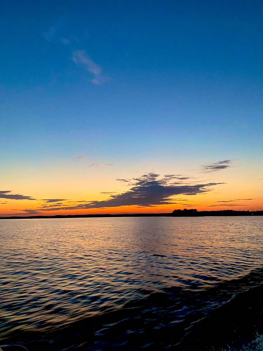 EmSS_4's tweet image. Lake Hartwell #Throwback #boatingAdventures