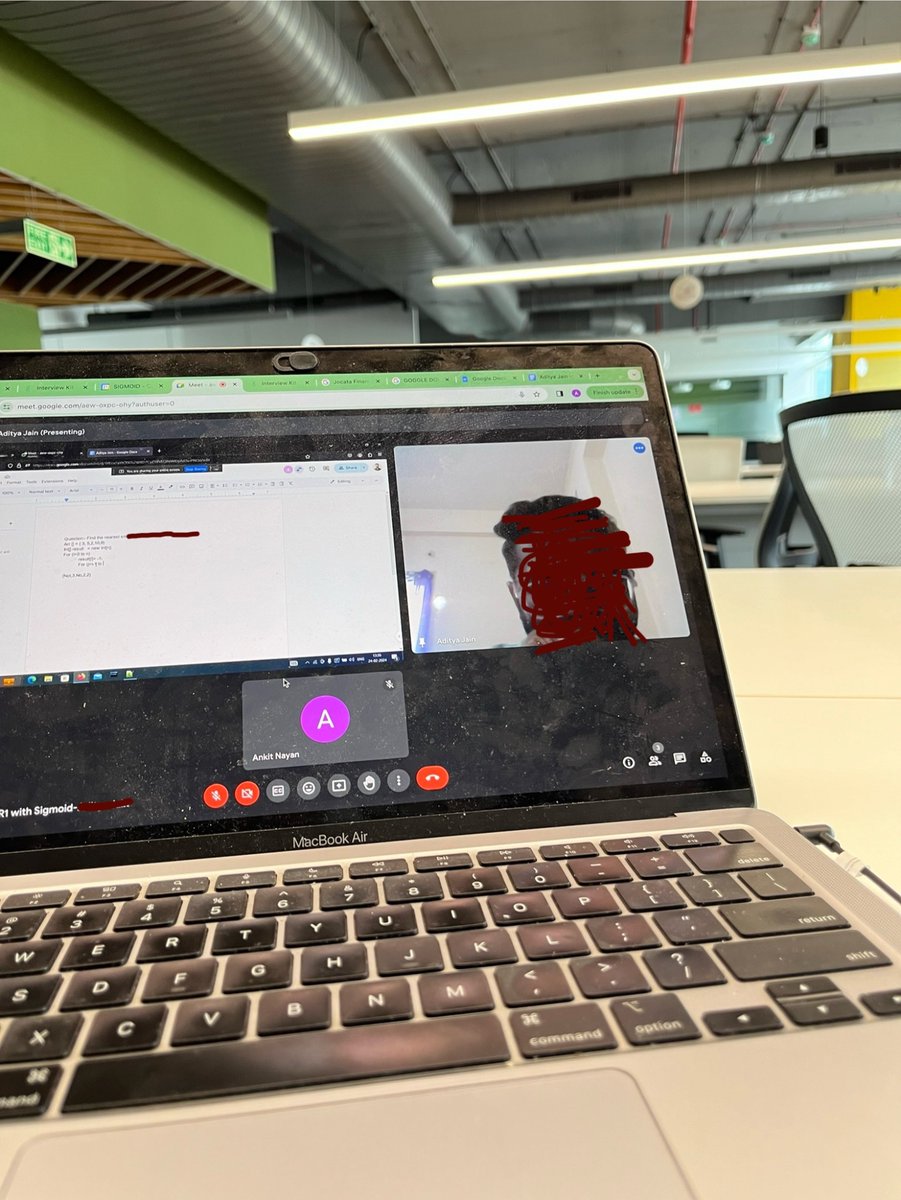 AnkitNayan8's tweet image. Began on the opposite side of the window and have now made way to this side window……
#data_structure
#SoftwareEngineer