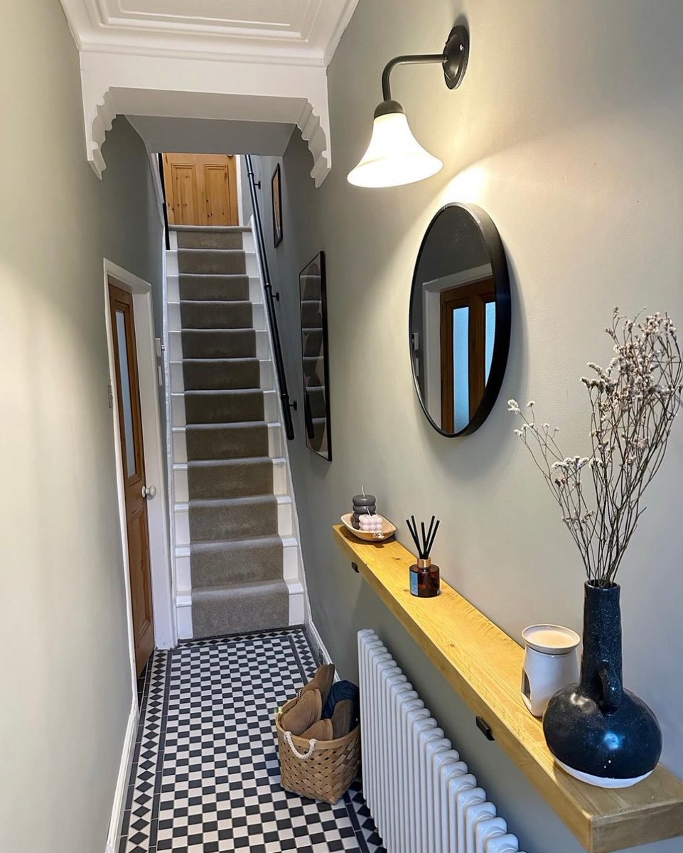 wallsandfloors's tweet photo. We love a classic Victorian hallway 😍
Featuring IG thewonkyvictorian with Churchill Chequer Mosaic Tiles
Order a sample: https://t.co/juZZEQDFj2
#tiles #mosaictiles #chequerboard #hallwayinspo https://t.co/8w9aLBwiIc