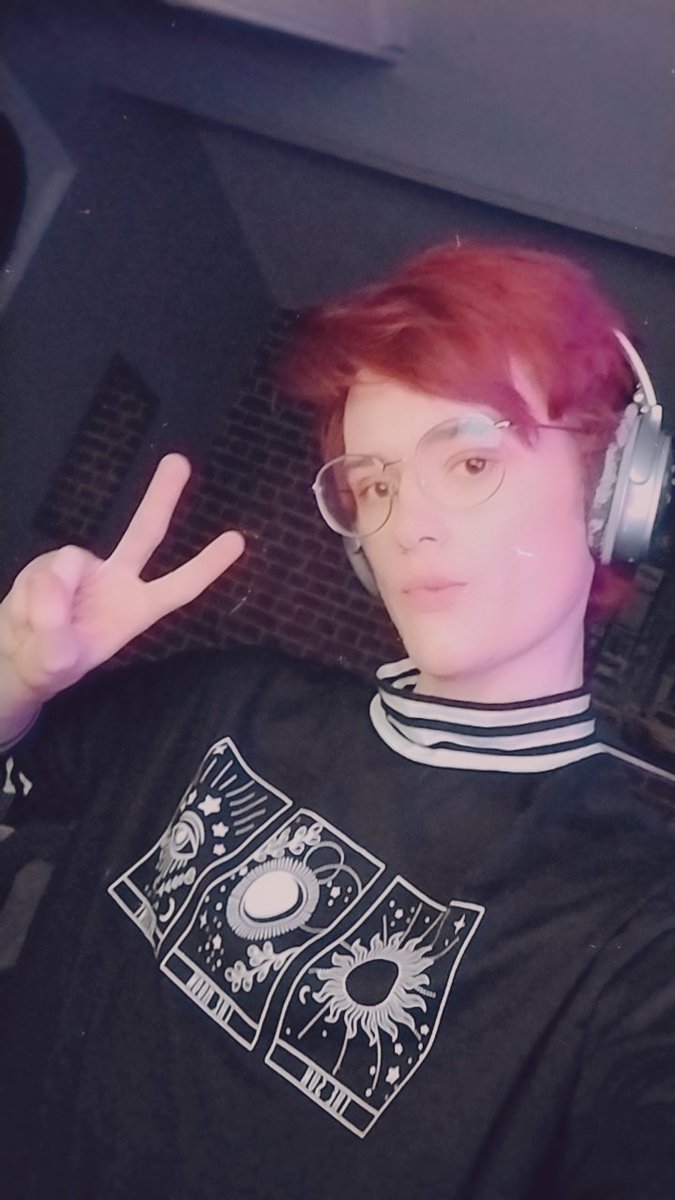 Nemakari_UwU's tweet photo. All ready for the twitch stream tonight!

Come join me and willow while we play some chilled out Minecraft at, https://t.co/44NXZitH51

Stream will be up at 18:55 todayyy!
#twitch #streamer #femboy https://t.co/mSWoLBMPkJ