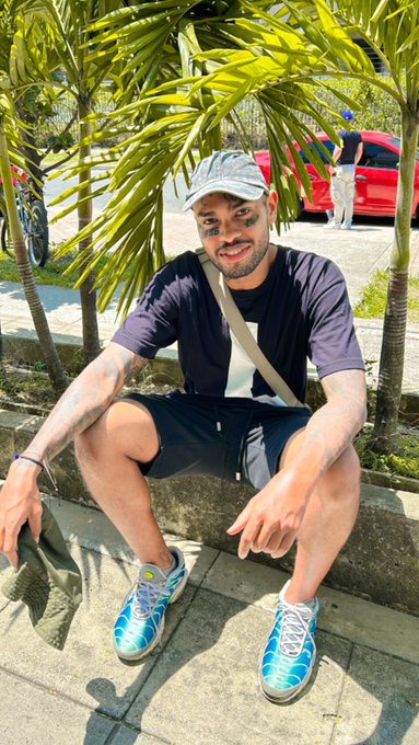 Ustedes ya saben que se mueve por ah&iacute;. https://t.co/9MSDs3jTeb<a href="/tag/nuevafotodeperfil"class="tags"><span>#nuevafotodeperfil</span></a>