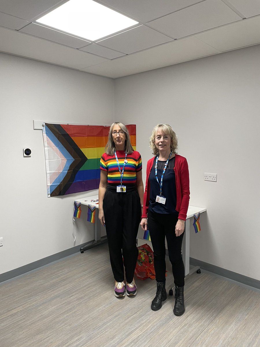 @WeAreLSCFT’s Avondale Unit held a Pride 🏳️‍🌈picnic today for to celebrate #LGBTplusHM and learn about issues facing the LGBTQ+ community #UnderTheScope