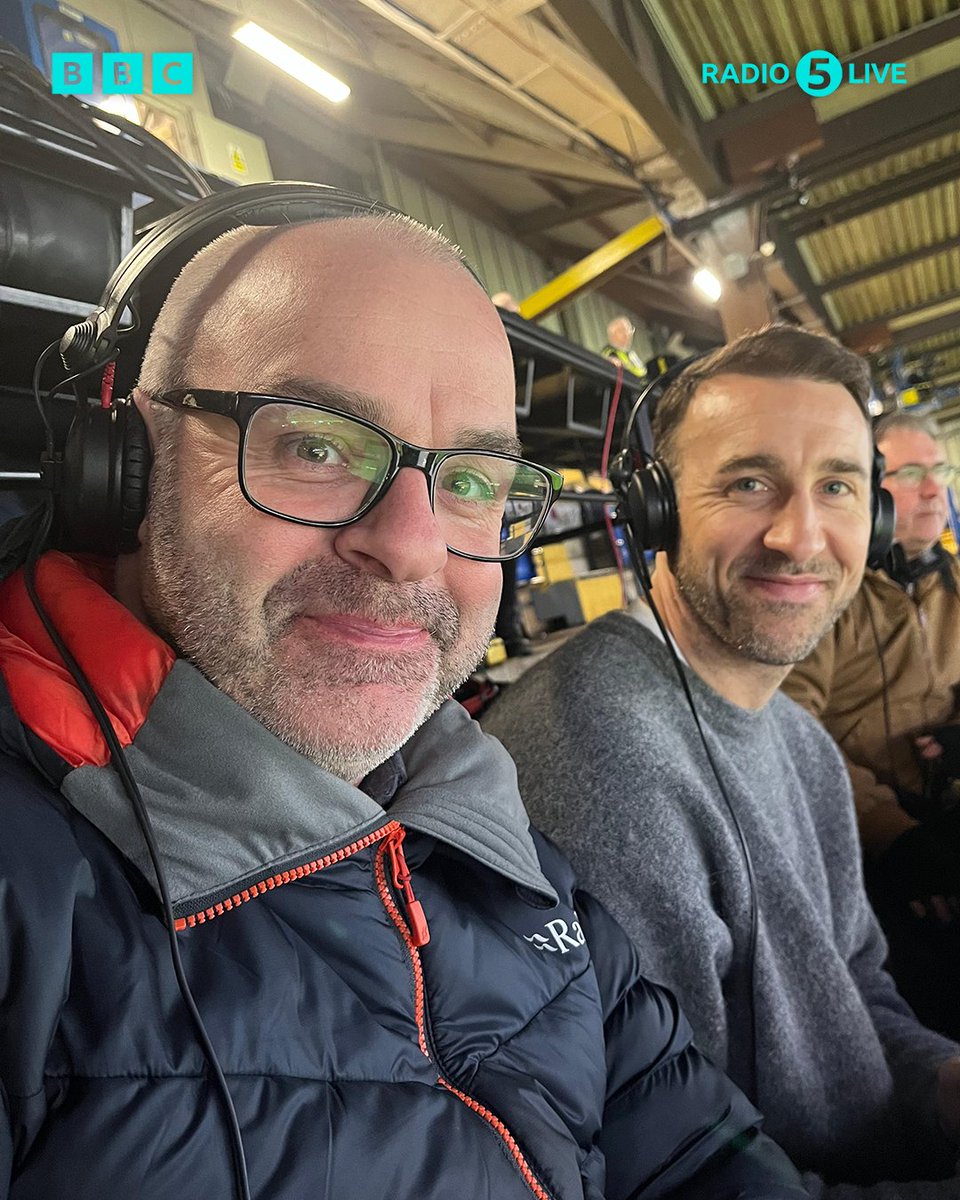 📸 @Iandennisbbc & @GM_83 are in position and ready for some #FACup action Live commentary of 🔵 Chelsea v Leeds United ⚪ from 7:30pm ⤵️ bbc.co.uk/5live #BBCFootball