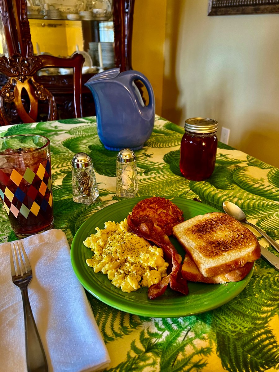 Breakfast for lunch is always the best meal. Scrambled eggs, hash browns, bacon and sour dough toast with some plum jelly I made last summer. I hope everyone is having a great hump day. #lunch #Wednesdayvibe