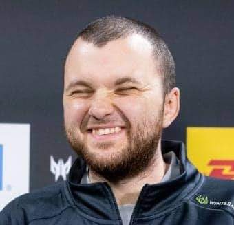 phyothuta1998's tweet photo. @TundraEsports Just Pog https://t.co/cmKZNpkXnp