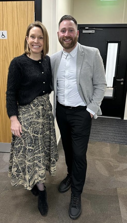 RLeker1990 tweet media