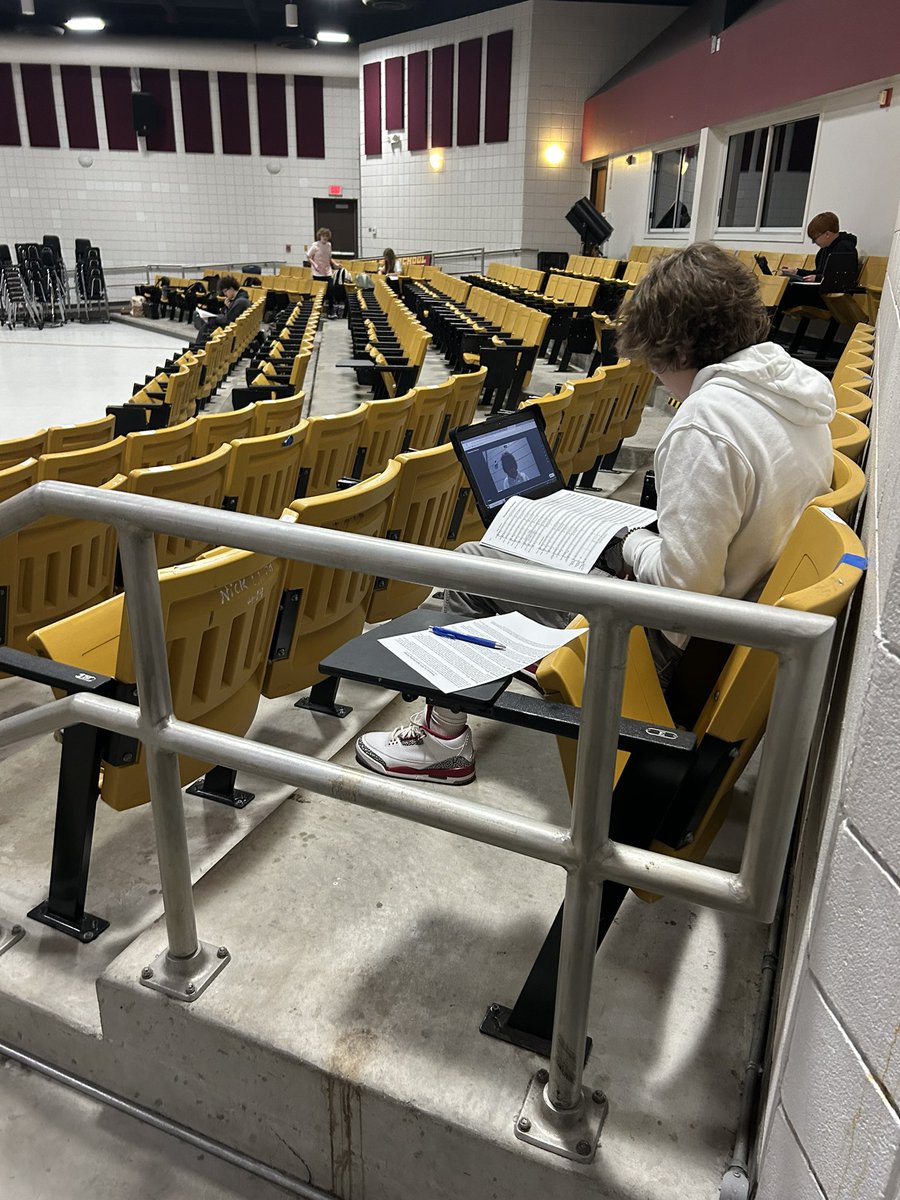 I had the best time with our band director using @MicrosoftFlip to critique site reading performances. Y’all these kids have 5 min to study a piece of music then perform it! You want to talk about your cup being filled? These kids are amazing 🤩 #onslowdlt