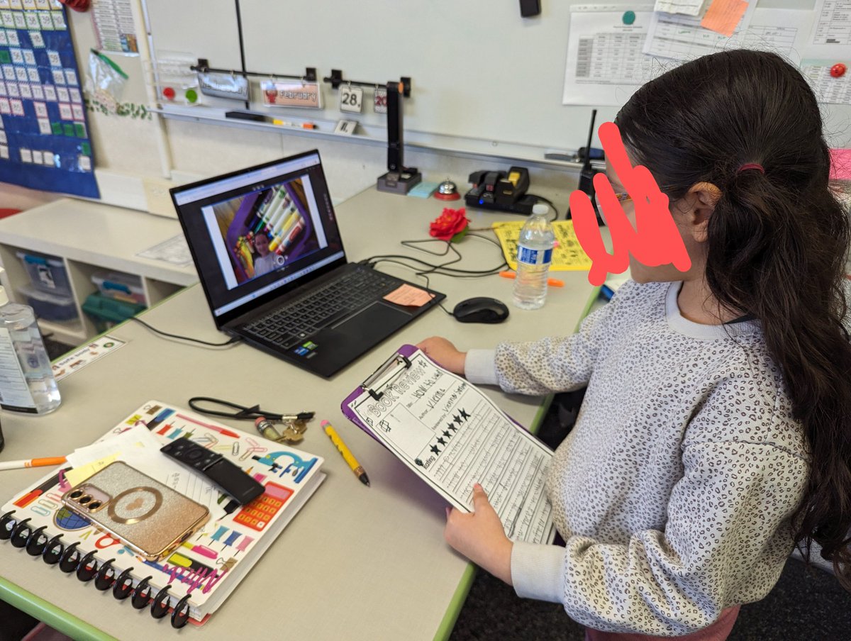 This first grader is demonstrating to her class how to do a persuasive book review on @microsoftflip before writing a persuasive book review! #cvtechtalk #somoscue