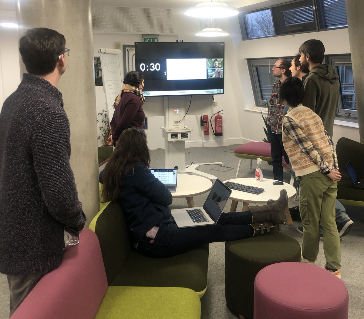 Congratulations @BiologyatYork team Take It or Leaf It qualifying top in #BUC2024 and through to the semi-finals👏🎉. Your #LCAB supporters were on their feet for that tense tiebreaker!