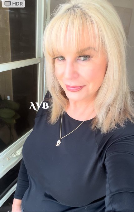 Hi my friends. Even though I've been doing yoga since 2006 I've been ramping up my yoga practice with<a href="/tag/naughtyfloridagilf"class="tags"><span>#naughtyfloridagilf</span></a>