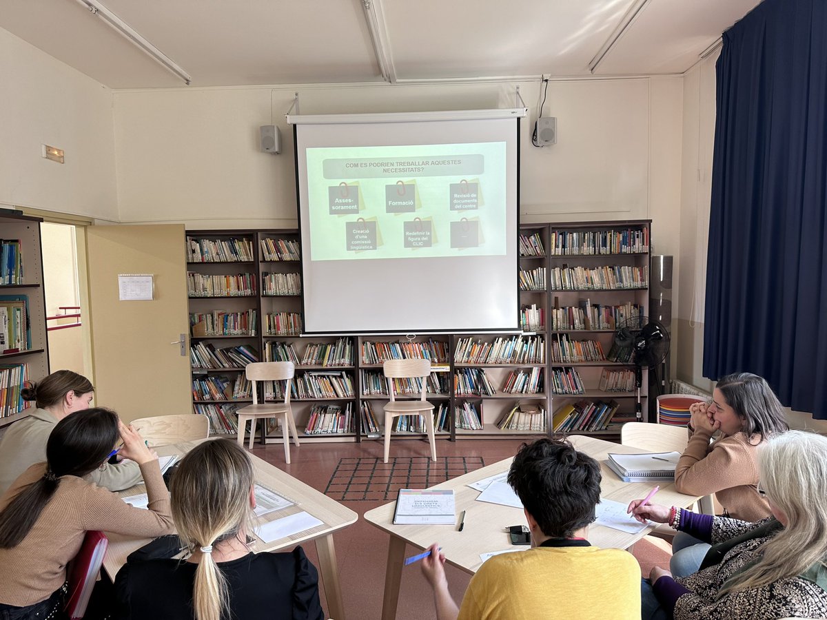 SE_SantsM's tweet photo. L’escola municipal Bosc de Montjuïc conclou amb èxit llur participació en el taller #ULAE, ressenyant els següents #acordsULAE: participació al #Sambori d’@omnium, sessió de #sensibilitzaciólingüística amb el @CNLBarcelona, formació #IOA i consolidació del #CLIC i del #21F https://t.co/ZS3nFZF7xm