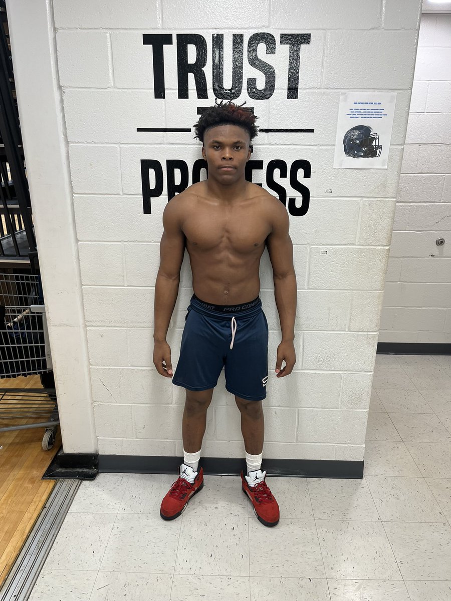 Spalding High Football (@high_spalding) on Twitter photo 🚨2025 RB/OLB🚨
Dwight Terrell 5’11 185 ( <a href="/lehride3_/">Dwight Terrell</a> )💥
📚: 3.0 GPA
🎥: hudl.com/video/3/169954…
📍: Spalding HS (Griffin,GA)
#MGOA 🚨2025 RB/OLB🚨
Dwight Terrell 5’11 185 ( <a href="/lehride3_/">Dwight Terrell</a> )💥
📚: 3.0 GPA
🎥: hudl.com/video/3/169954…
📍: Spalding HS (Griffin,GA)
#MGOA