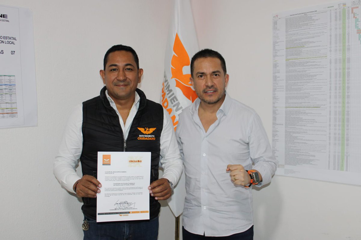 MovCiudadanoChp's tweet photo. ¡La estructura de Movimiento Ciudadano en #Chiapas cada vez se fortalece más!  Sin duda alguna vamos sumando voluntades con la toma de protesta de Elvir Ortíz como coordinador de círculos ciudadanos del distrito local XV.
En hora buena!!
#LoNuevoApenasComienza 
#ÁrrancateChiapas https://t.co/CuB1l5hKnn