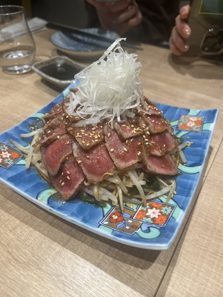 gorilla_tencho's tweet photo. 17年ぶりに会う友人との会合🍻
料理も日本酒も美味やった🤤 https://t.co/MvKmJNubfj