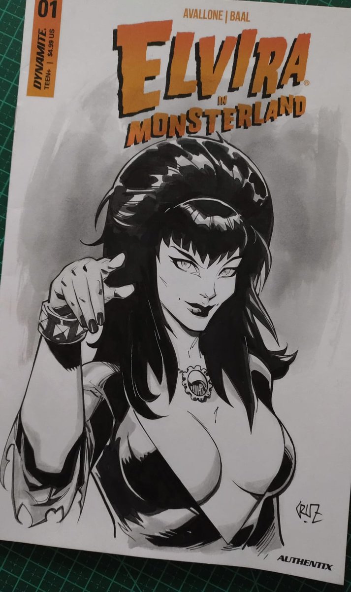 Elvira - blank cover comicartfans.com/galleryroom.as…