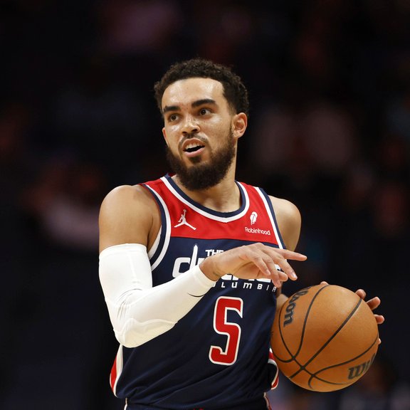 extrastats's tweet photo. Players with 110+ AST and less than 15 TOV in a calendar month, last 40 years:
Tyus Jones (February 2024)
Muggsy Bogues (April 1989) https://t.co/xkel3bcbBT