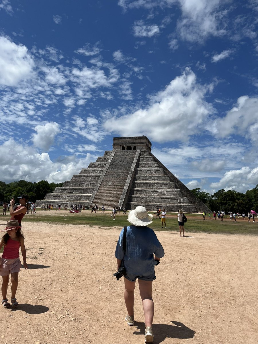 EWoestijn's tweet photo. mama is 7x7 🦚🎀💪🏻🪽📷🪩💗 https://t.co/avsaBcbeR6
