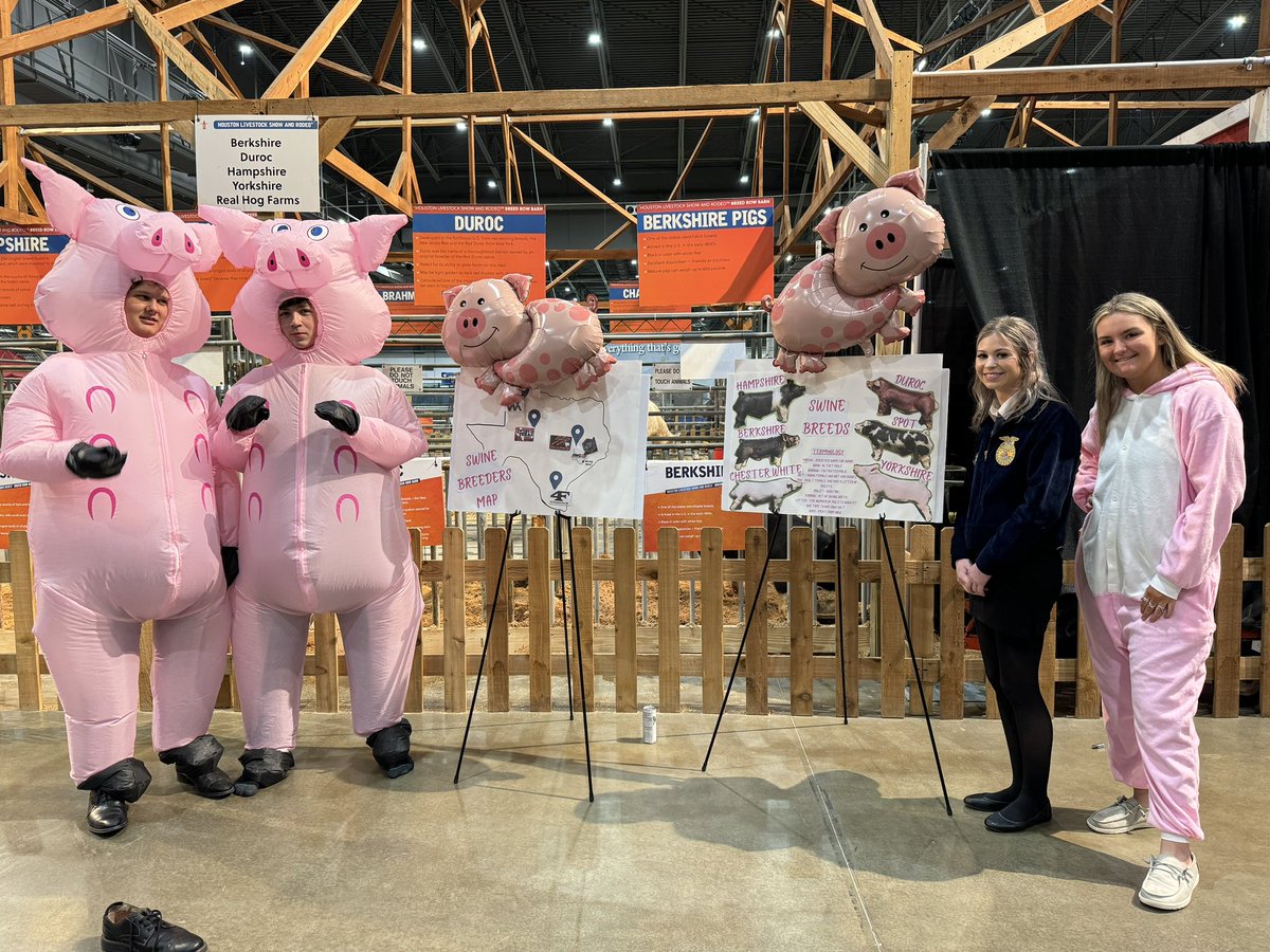 TheFosterFFA1's tweet photo. Tour guiding got it done today and won 1st place at Houston Livestock Show and Rodeo https://t.co/SGPgzTK0DJ