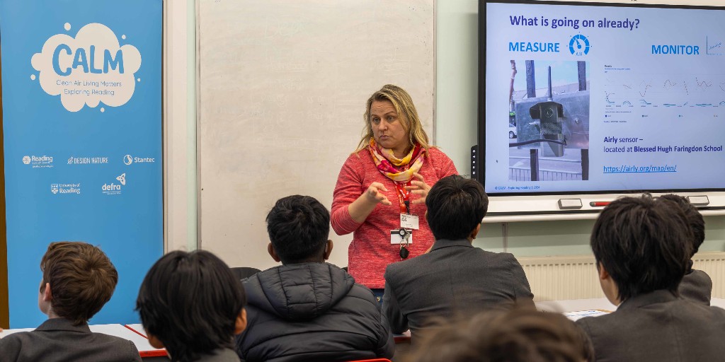 UniofReading's tweet photo. Do you understand how air quality impacts our health?

A new air quality education programme from @ReadingCouncil and @UniofReading is being rolled out to schools across Reading thanks to £327k funding from the government's Air Quality Grant.

Learn more https://t.co/wEteqIjjbT https://t.co/GZvl7QFhxV