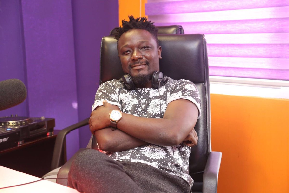 OleleSalvador's tweet image. 🚨 HELP🇬🇭😢: if you’ve been to @FrontBackAccra, you probably know this brother. If you listen to Live FM, even better.

EiB Network’s On-Air DJ Isaac Cool(@Djisaaccool), was involved in a tragic accident on February 23rd and is currently fighting for his life. 

Despite…