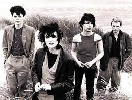 Octnava's tweet photo. Ahora suena: Kiss Them For Me - Siouxsie &amp; The Banshees @siouxsieandtheb

#PlaylistEsLaNeta #EnVivo
CANCIONES DE BESOS
#Miercoles de #Tematico #Musica #Radio

Escucha en
1. https://t.co/9ouXcXZWIs 💻
2. https://t.co/uRuS4iZ5jN 💻
3. Apps: #TuneIn o #Audials📱 https://t.co/b6llQDapDD