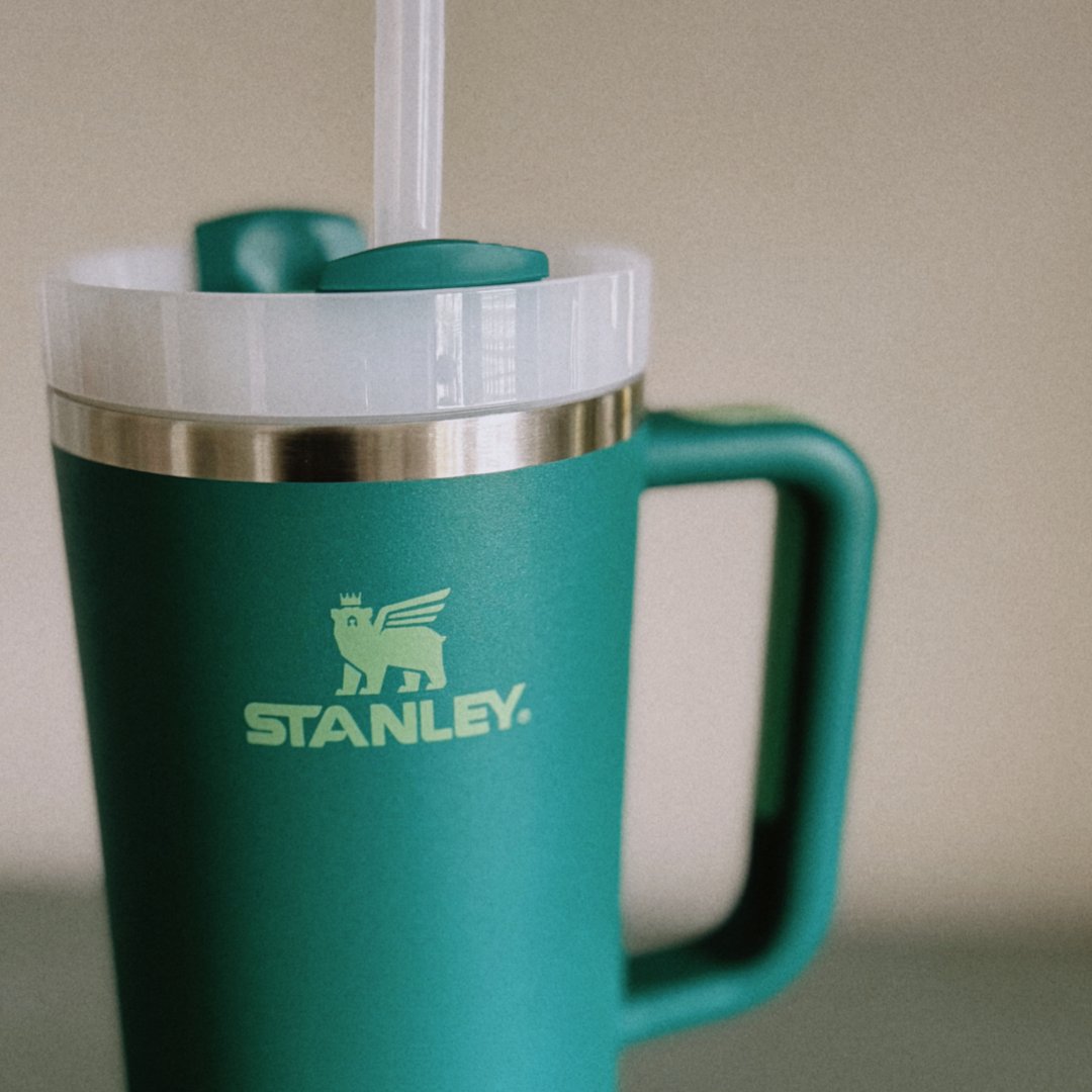 Why are men &amp; women fighting in Target for limited edition colors? There has to be a secret about their marketing that has convinced countless people to spend $40+ on these hydrating accessories. Read our full observations here ➡️ bit.ly/48m0V46.

#ElectroMarketing