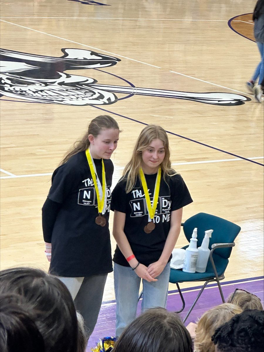 MCHSDurhamTech's tweet image. Our Science Olympiad team took home three medals at a recent competition @RiversideDPSNC. The t-shirts themselves are gold medal worthy!