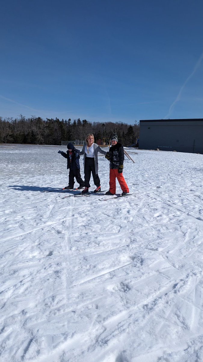 We glided, we laughed, we fell, and we got right back up! So much fun ⛷️❄️ @JLLundy4