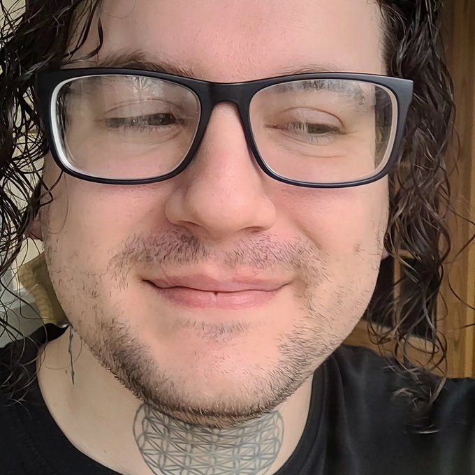 Omw to the vet for Howie's laser treatment for his spine 🐾🐾 https://t.co/fO4OqXChkJ