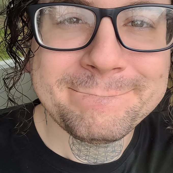 Omw to the vet for Howie's laser treatment for his spine 🐾🐾 https://t.co/fO4OqXChkJ