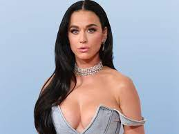 Octnava's tweet photo. Ahora suena: I Kissed A Girl - Katy Perry @katyperry

#PlaylistEsLaNeta #EnVivo
CANCIONES DE BESOS
#Miercoles de #Tematico #Musica #Radio

Escucha en
1. https://t.co/9ouXcXZWIs 💻
2. https://t.co/uRuS4iZ5jN 💻
3. Apps: #TuneIn o #Audials📱 https://t.co/nZ8Hmd4X0A