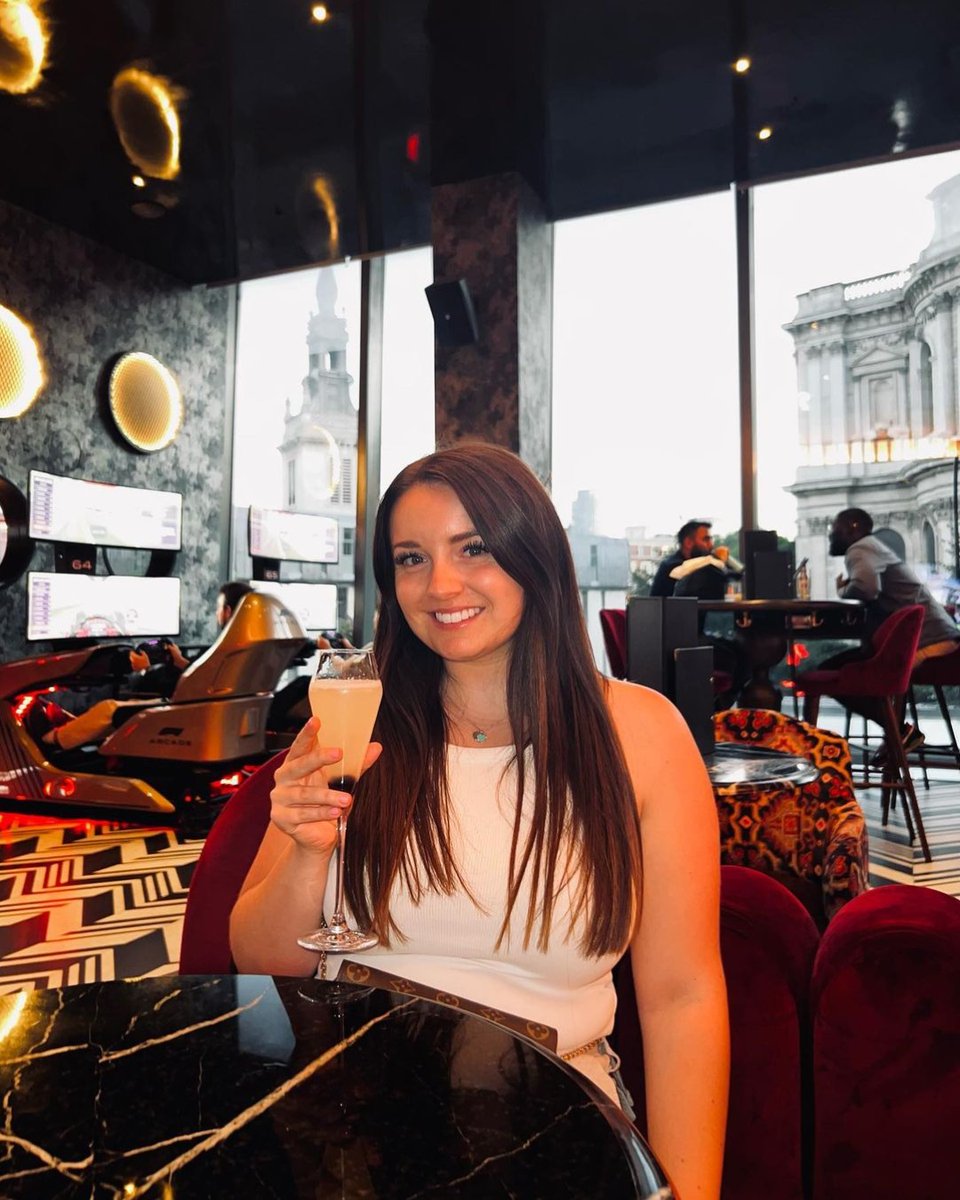 One New Change tweet media