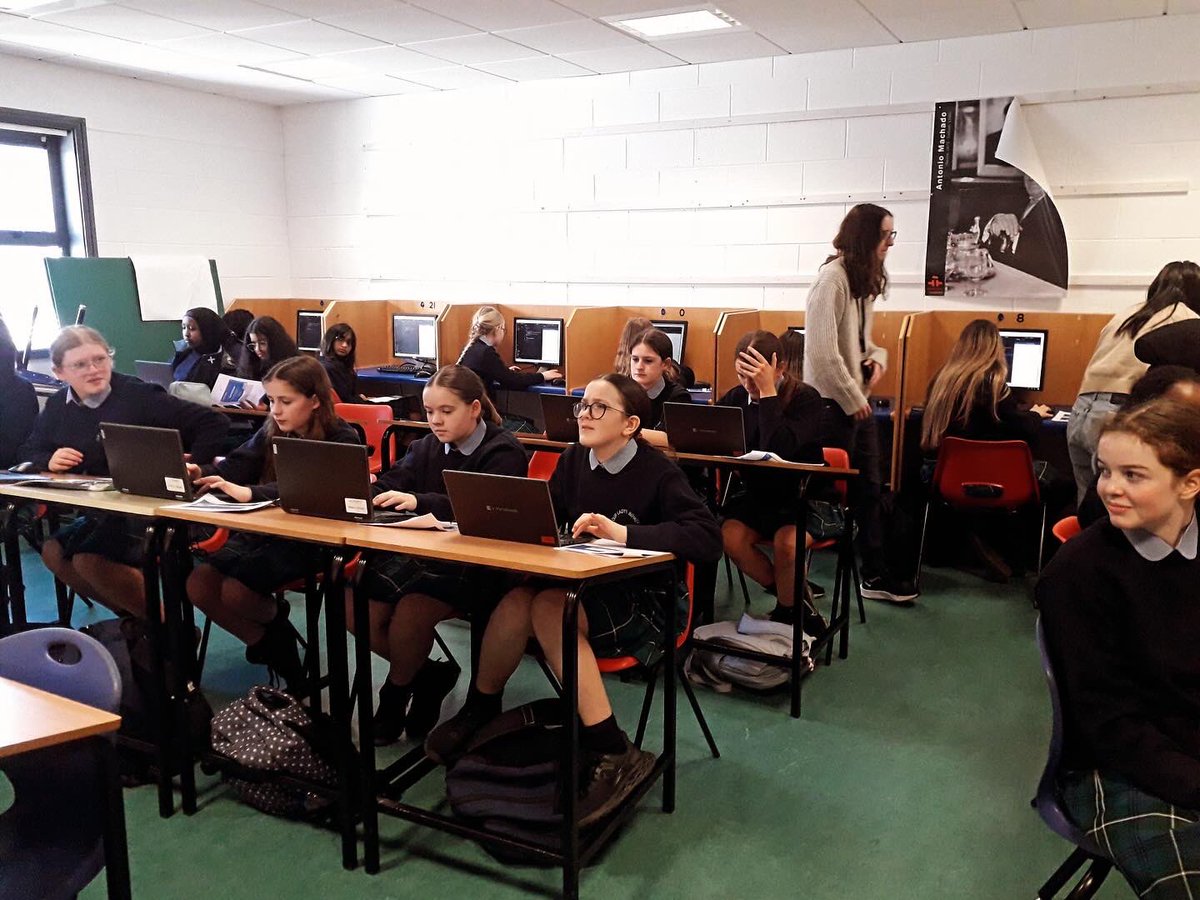 OLBAthlone's tweet image. Many thanks to Barbara Quinn and @Ericsson_IRL software engineers for running coding workshops for our 1st years @OLBAthlone during their digital literacy classes💻👾. Workshops started last Tuesday and will continue for the next six weeks. #digitalliteracy #firstyear