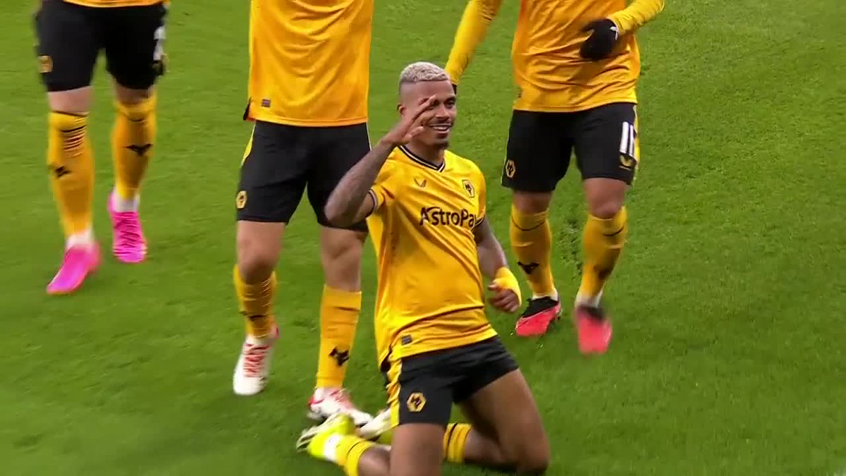 ESPNEcuador's tweet photo. ¡LOS WOLVES GOLPEARON RÁPIDO!
Al inicio del primer tiempo, el local se adelantó ante Brighton con gol de Mario Lemina.

▶️ No te pierdas la 🏆 #CopaFA en #StarPlusLA. https://t.co/A0eslj0AUe