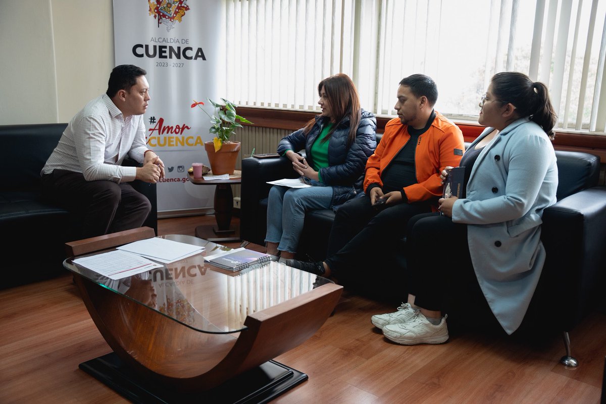 czamoramatute's tweet photo. ¡Estamos aquí para transformar juntos #Cuenca! 🚀

En nuestro compromiso mediante la ✅ #propuesta 70 de "El Alcalde te escucha", #resolvemos los problemas ciudadanos y atendemos tus requerimientos #directamente.

¡Cumplimos con nuestra promesa de acción trabajando con #AmorPorCuenca ❤️💛.