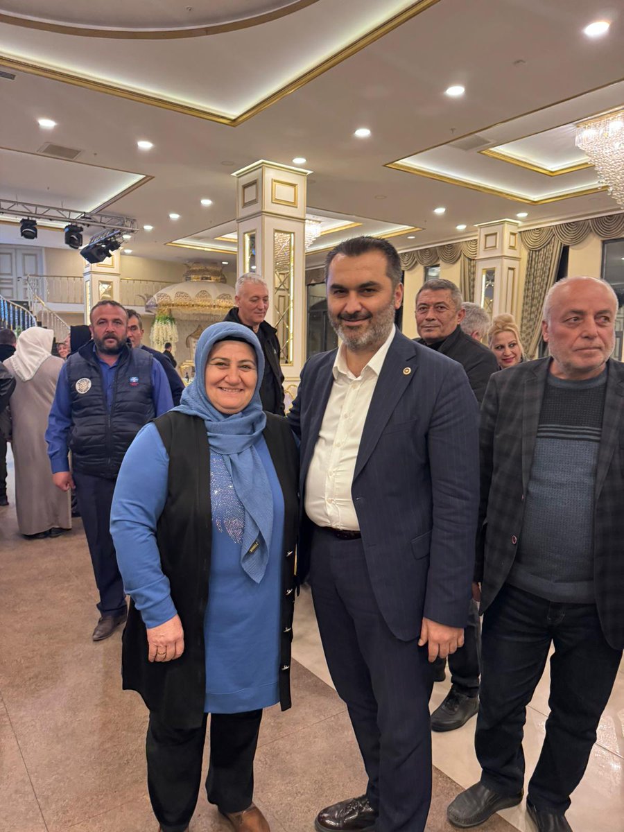 mvmustafakaplan's tweet photo. 📍Kırıkkale 

Belediye Başkanımız Mehmet Saygılı ile birlikte birbirinden kıymetli hemşehrilerimizle bir araya gelerek yeni dönemdeki plan ve projelerimizi konuştuk.

Herzaman ki gibi hemşehrilerimizin fikir ve önerilerini dinleyip taleplerini not aldık.

Bu toplantıyı organize edip bizleri hemşehrilerimizle biraraya getiren Sn.İsmail Özkan'a teşekkür ediyorum.

İyi ki varsınız...