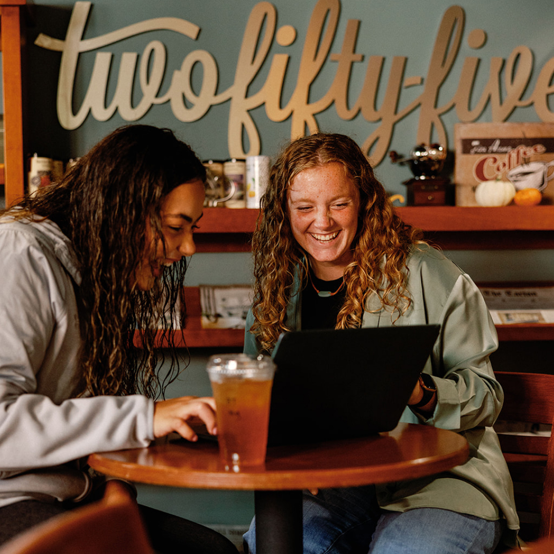 gordoncollege's tweet image. Woohoo—spring break is here! 🎉 Wishing our awesome students success on quad finals and safe travels. See you soon. 📚🚗👀 #gordoncollege #gordonthrives #learntothrive